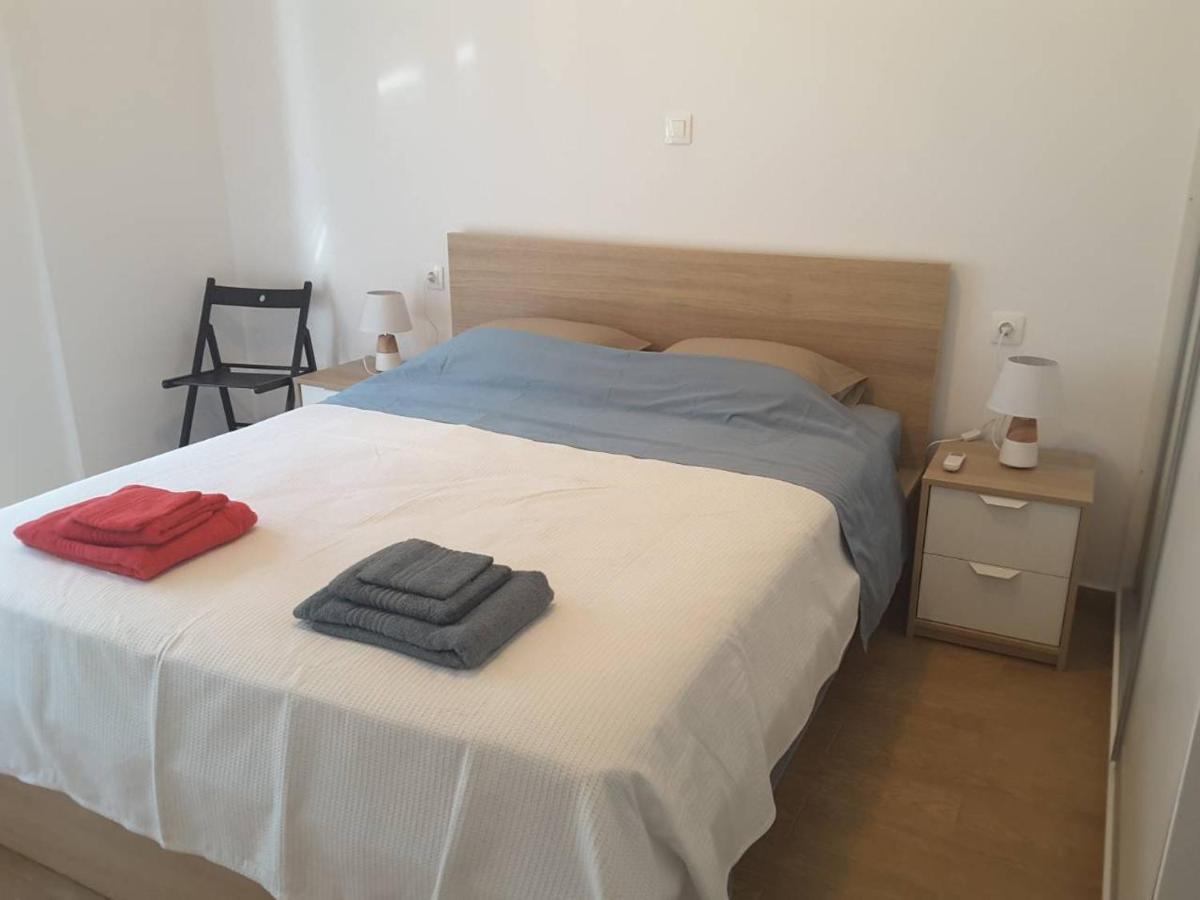Seaview Apartment In Theheart Of Loutraki Екстериор снимка
