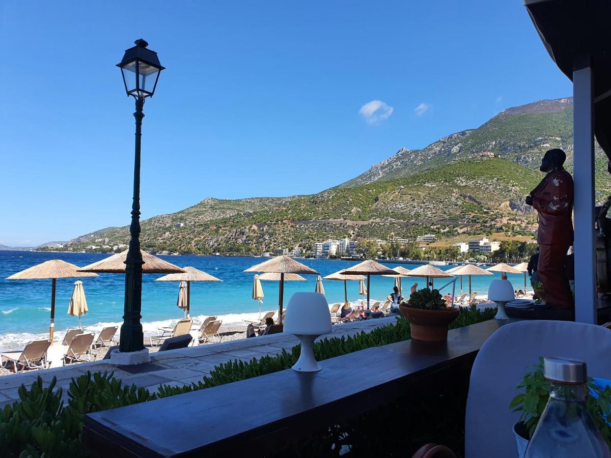 Seaview Apartment In Theheart Of Loutraki Екстериор снимка